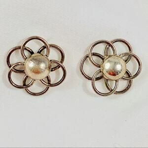 Silver flower earrings metal wire look pierced